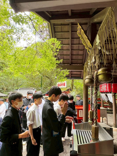 D0C64BB8-0EA2-499B-A862-4B61EE7A9A37