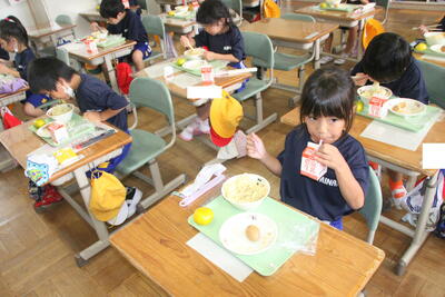 1年給食03