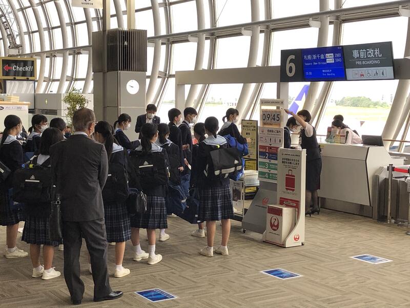仙台空港から飛行機へ乗り込みました